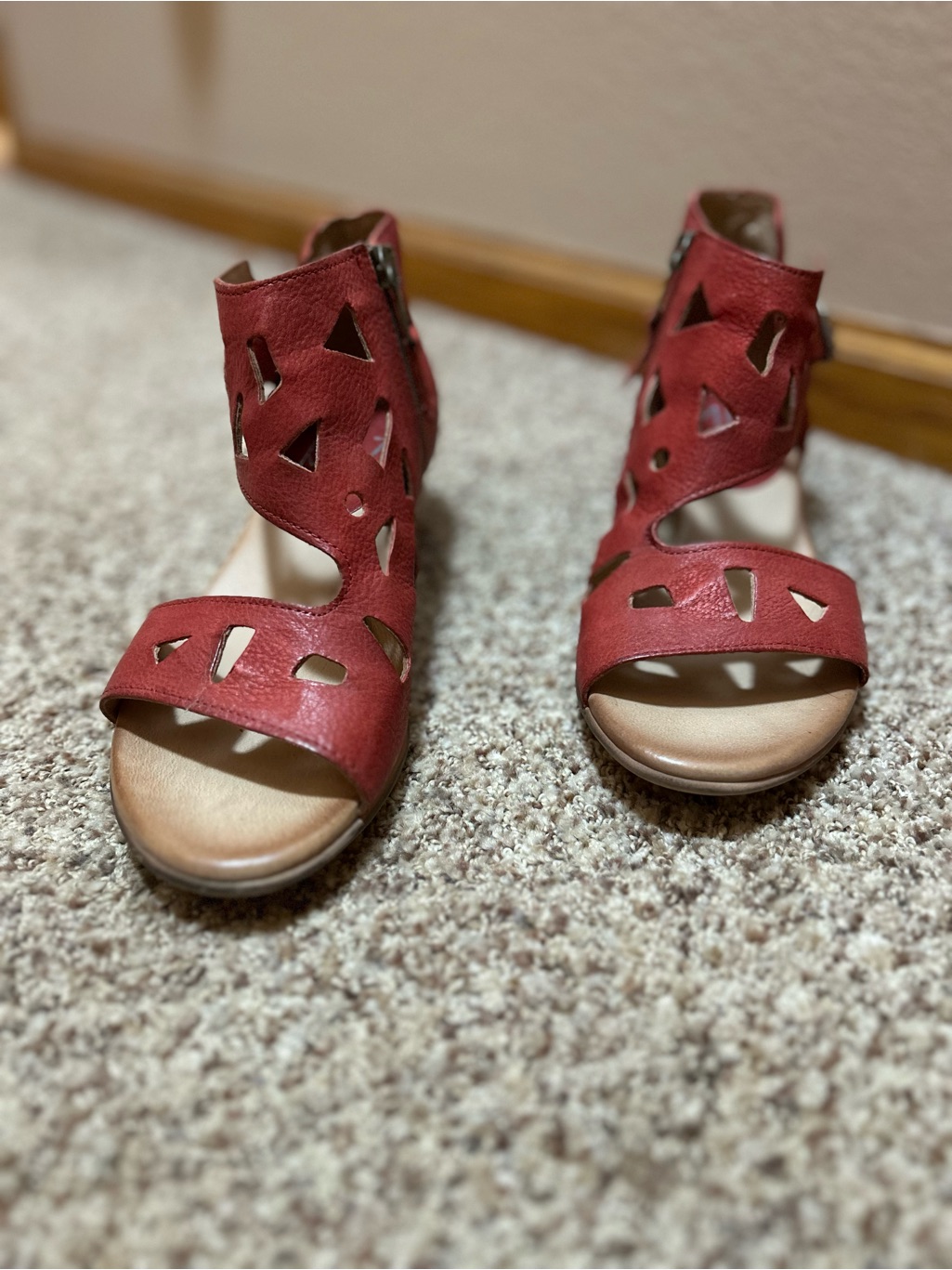 Miz Mooz Current Red Cutout Open-Toe Women's Heel Sandals Size Eu 37 - Us 6.5- 7
